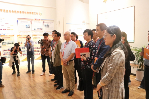 参观昆明市官渡区社会组织孵化基地 参观昆明市官渡区社会组织孵化基地